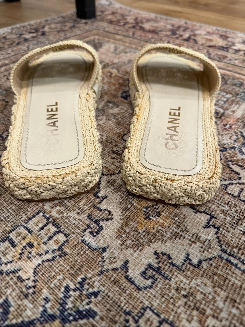 Chanel 21C Light Beige Raffia Mule Slides